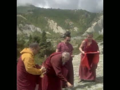 多津仁波切主持破土儀軌